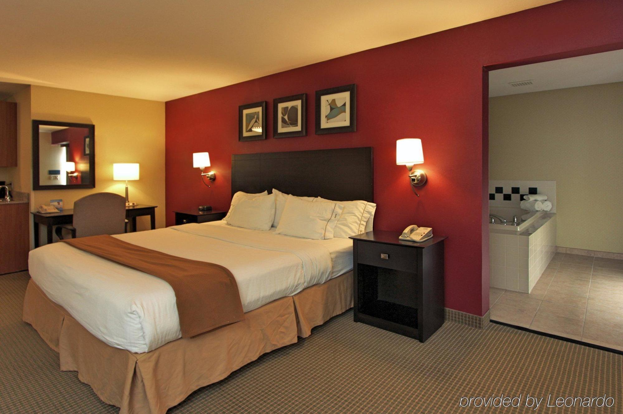 Holiday Inn Express Hotel & Suites Defiance By Ihg Exterior foto